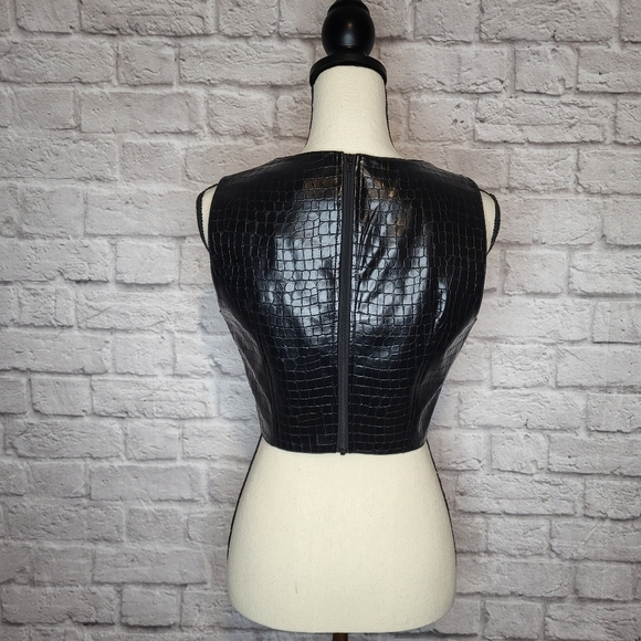 7 For All Mankind crop top black croc embossed vegan leather zipper back size S - Picture 8 of 12
